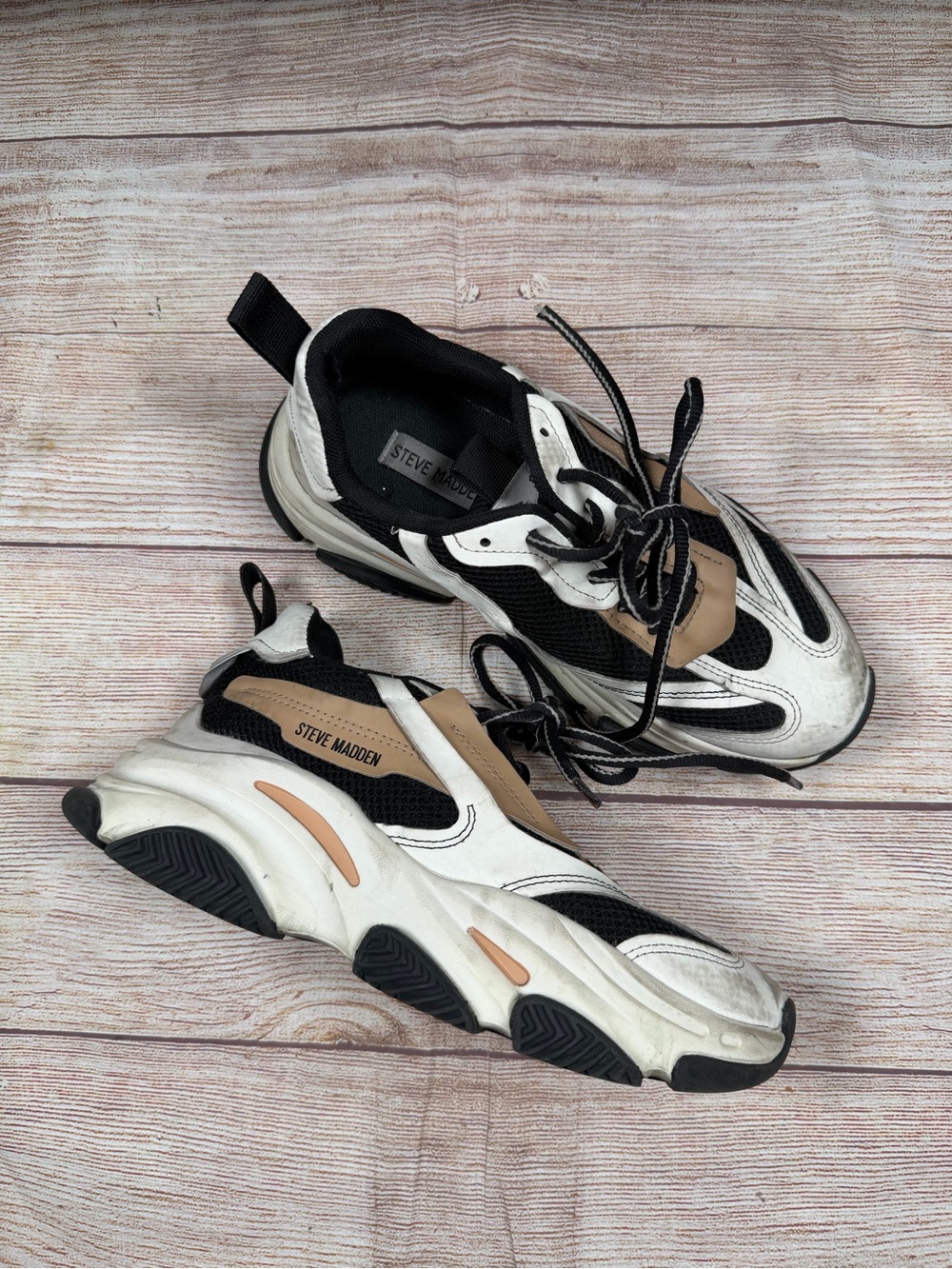 Steve Madden Possession‎ Y2K Inspired White, Black & Tan Chunky Lace-Up Sneakers